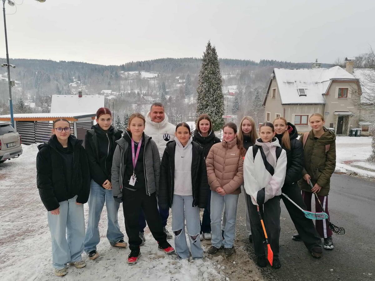 KRAJSKÉ FINÁLE VE FLORBALU SMRŽOVKA