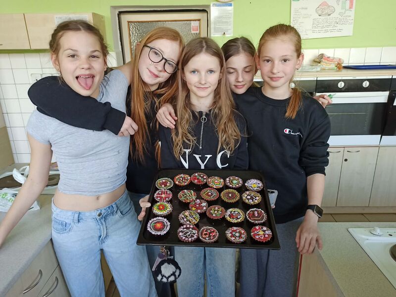 ŠKOLNÍ KLUB VAŘÍ ČOKOVAJÍČKA